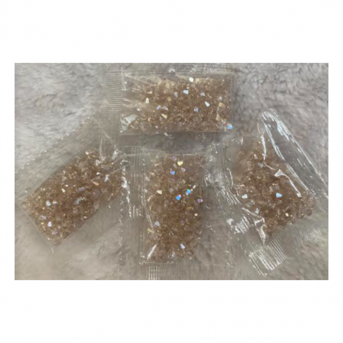KR-30804  Kristalo karoliukai, bikone, 4mm, apie 100vnt., NUDE AB