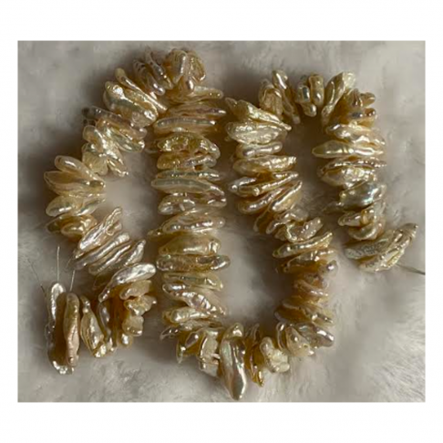 PER-G-671 Gėlavandenių perlų pagaliukai, įvairaus dydžio apie 20x10mm, kaina už 6 vnt.