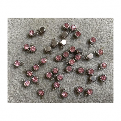 7-NP-74348  Nerūdyjančio plieno pakabutis su rožine kristalo akute, dydis 6mm, 1 vnt.