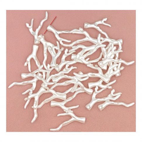 P-AK6630  Pakabukas, perliuko balto sp., 5cmx3.4cm, "Šakelė", 1 vnt.