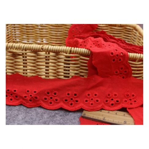 NER-M-25044 Medvilninė nėriniuota juostele, nėriniai, plotis apie 4cm, ilgis 2.5 metro, RAUDONAS