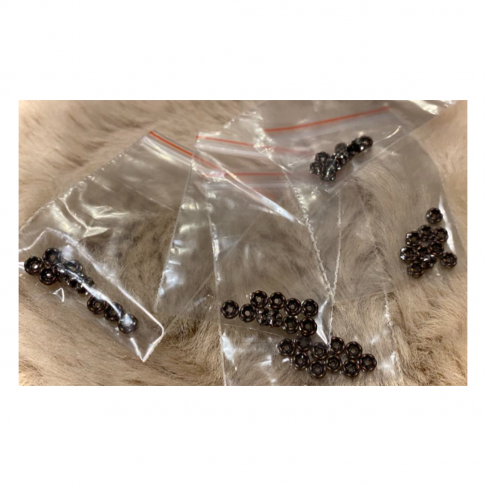 VAR-9910  Intarpai su kristalo akutėm, 4mm, už 10 vnt., send., vario sp.