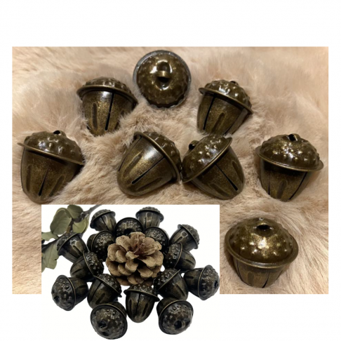 SK-KS-555  Pakabukas "Skambaliukas", 3cm, 1 vnt., send., žalvario sp.