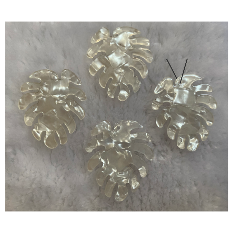 AKR-PS1  Akrilinis pakabukas, "Lapas", 45x38mm, 1vnt., BALTAS
