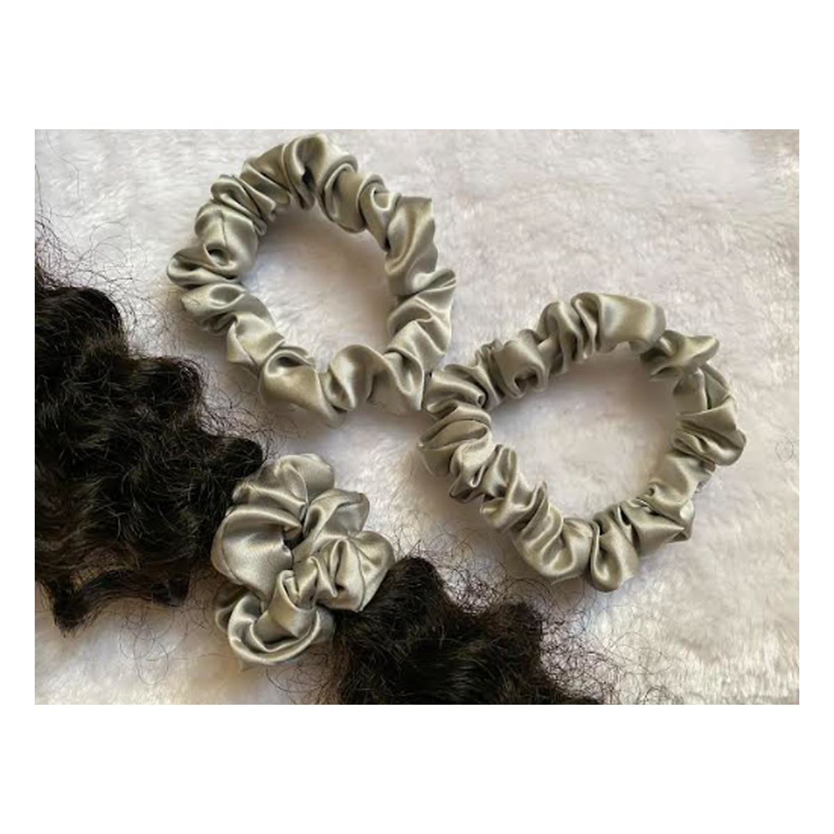 SILK-G-072 Šilko gumytė plaukams, 2x10cm, 1 vnt., PILKA