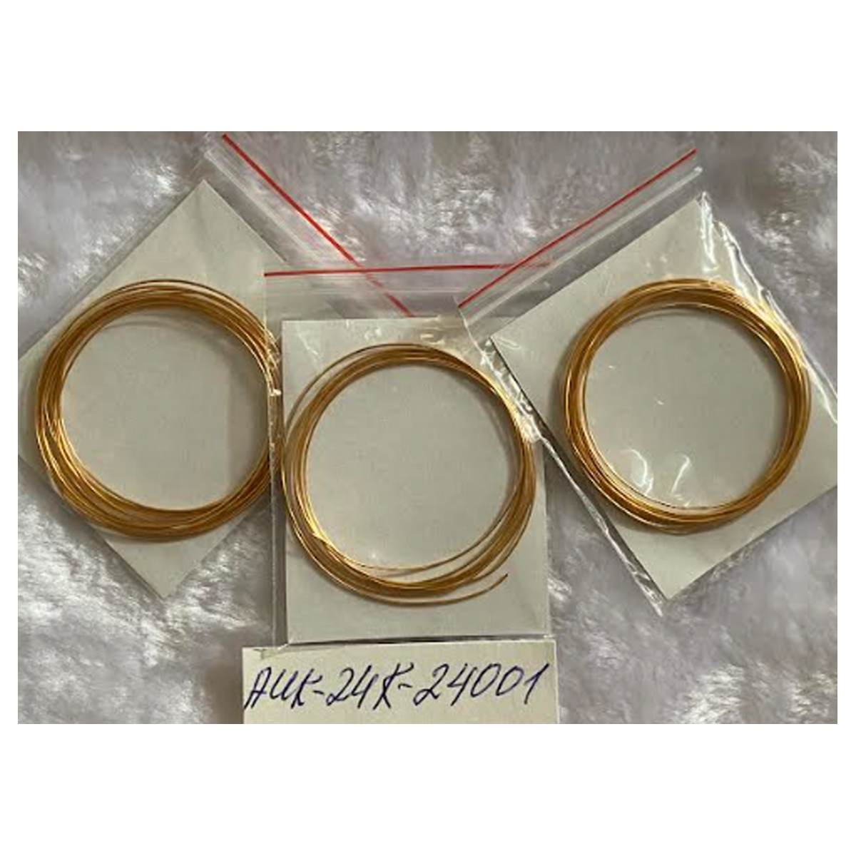 AUK-24K-24001  Vielutė, 24K aukso sp., 0.6mm, už 1.60 metro.