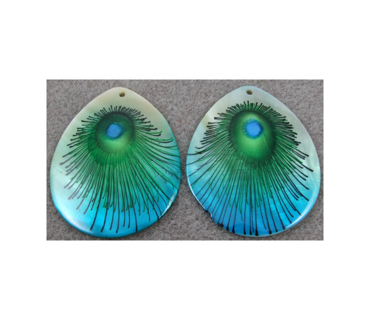 KRIAU-3435 Natūralios kriauklės pakabukas, 53x43mm