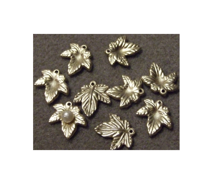 AKR-P22 Akrilinis pakabukas Lapas, 20mm, šviesios bronzos sp.