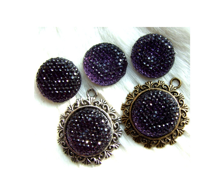 KAB-AKR13319 Akrilinis akučių kabošonas, 20mm, ametisto sp.
