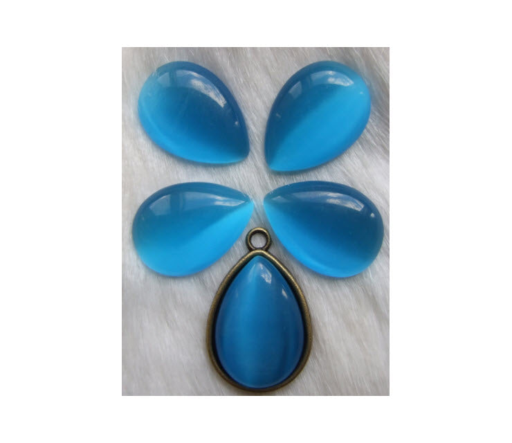 KAB-KTA18132 Kabošonas "Katės akis" , akvamarino sp. sp. 25x18mm, lašo formos