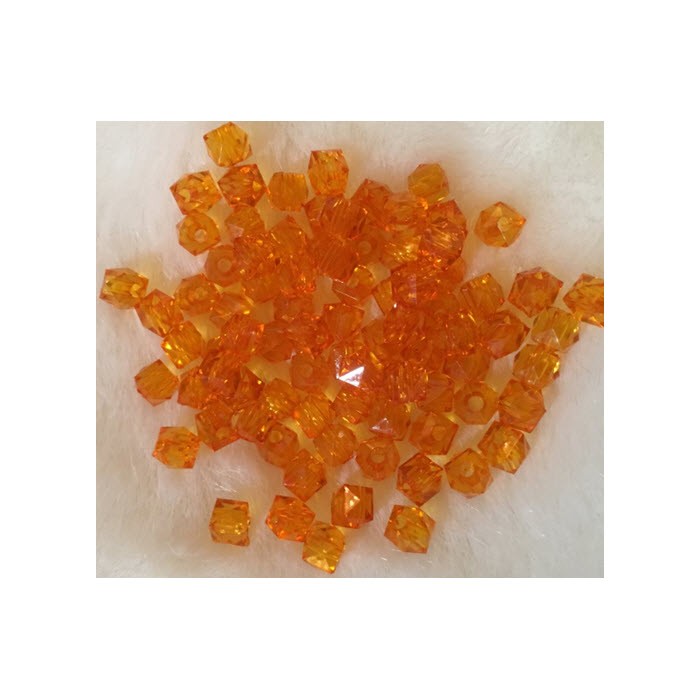 AK-KAR4  Akrilinis karoliukas, 8mm, daugiakampis, ORANŽINIS, 10 VNT.